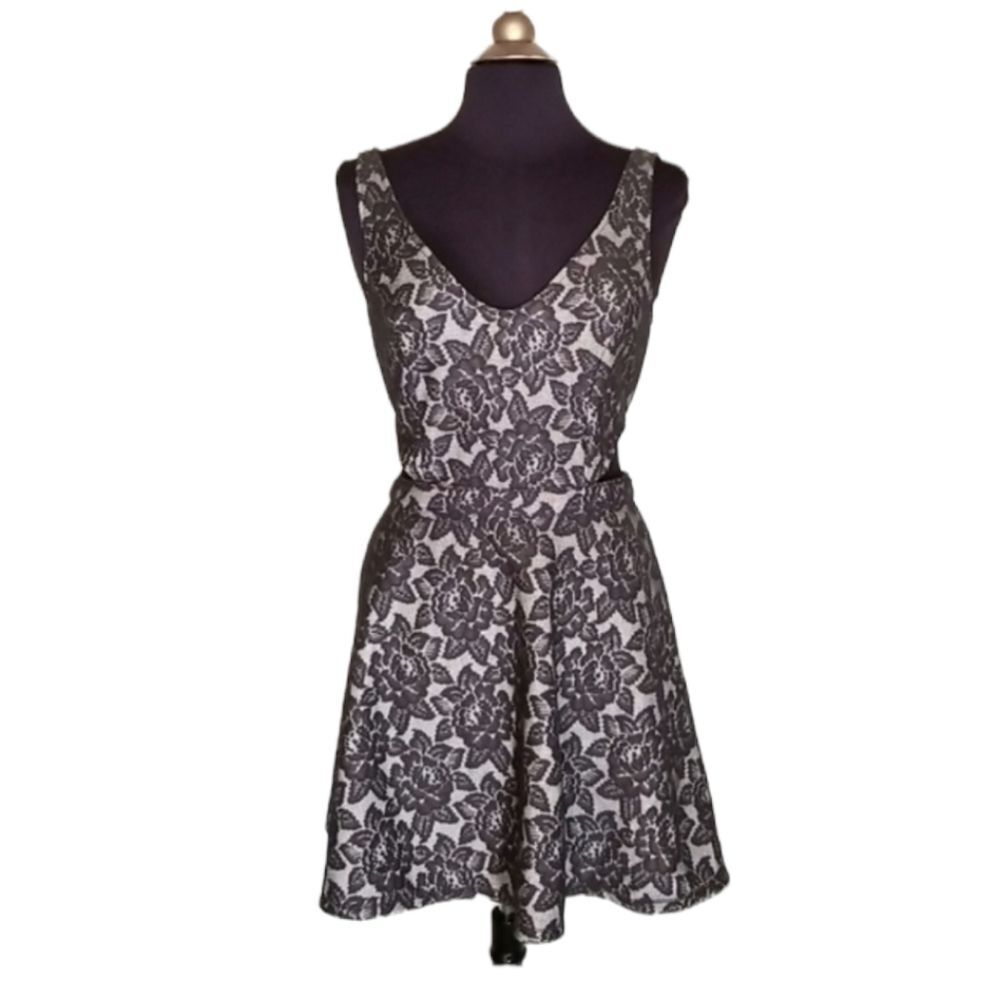 Abercrombie & Fitch Dress Size Medium Black Fit Flare Sleeveless Lace